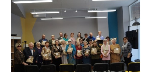 В преддверии 23 февраля и 8 марта поздравили и вручили подарочные наборы в Курчатовской организации инвалидов г.Челябинск